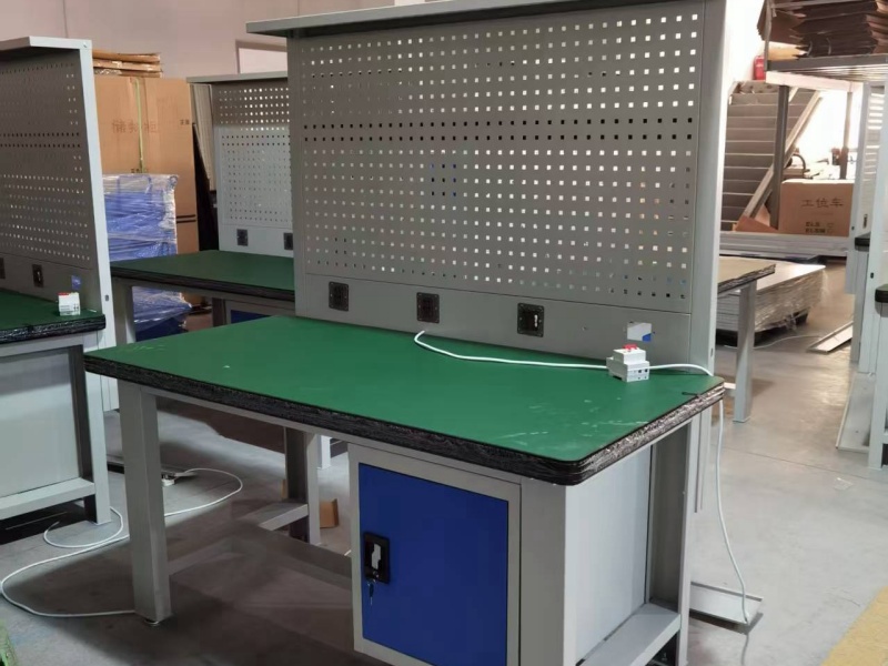 Cách chọn bàn thao tác inox cho xưởng thực phẩm: Hướng dẫn cấu hình và cân nhắc ngân sách